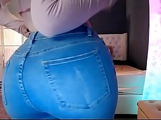 PAWG in Tight Pants